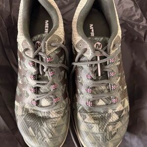 Merrell Women's hiking shoes 8.5